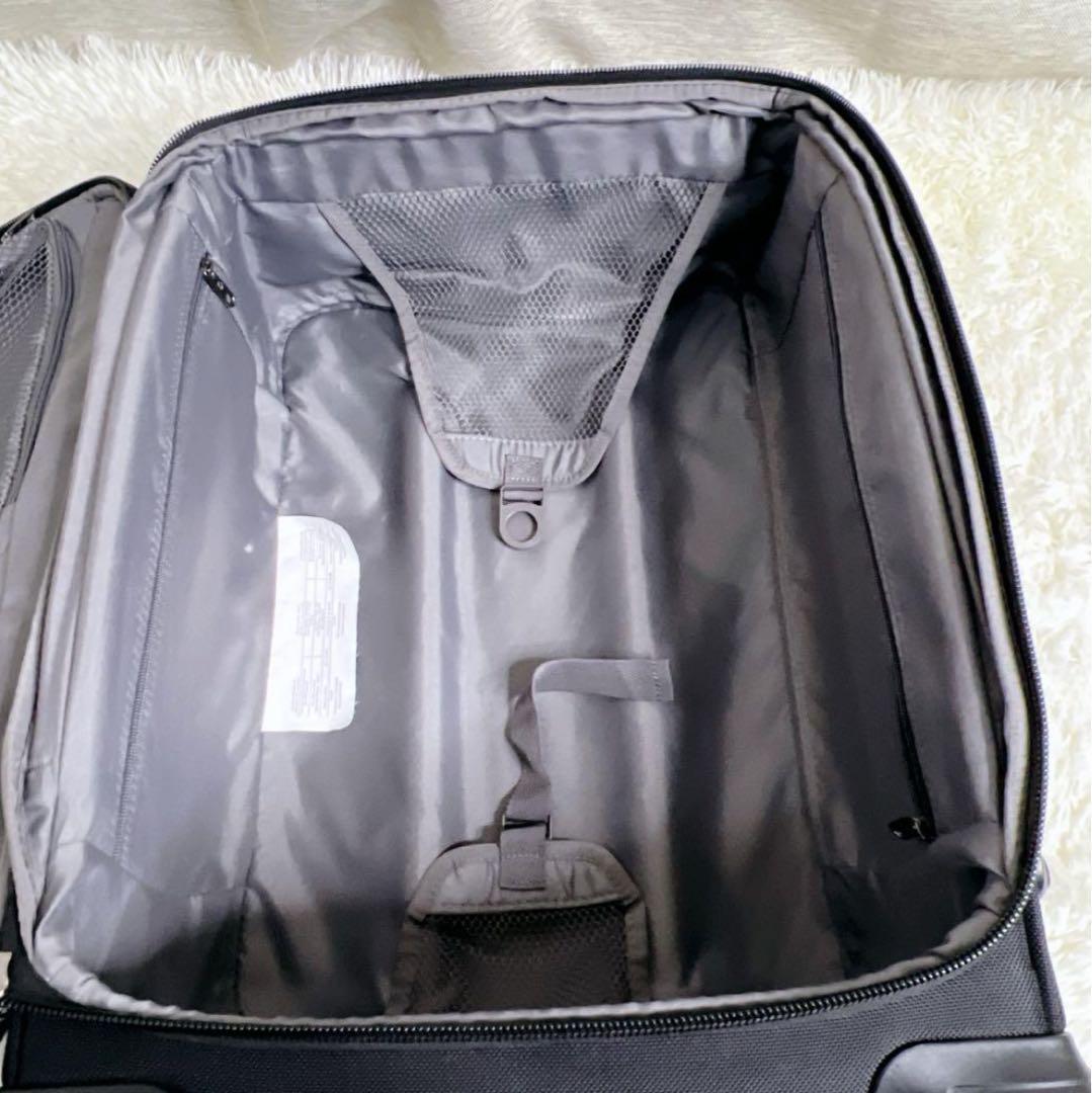 ☆美品☆ サムソナイト　四輪　キャリーケース　スーツケース　静音仕様　TSA