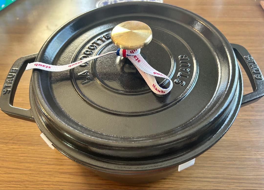 【新品】staub 22cm 黒