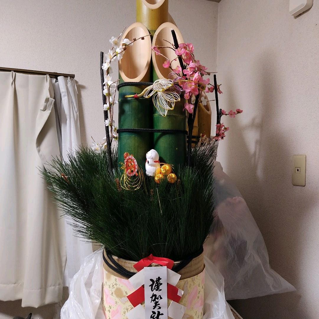 正月用の門松、高さ120cm×横30cmくらい。が2個のセット売り