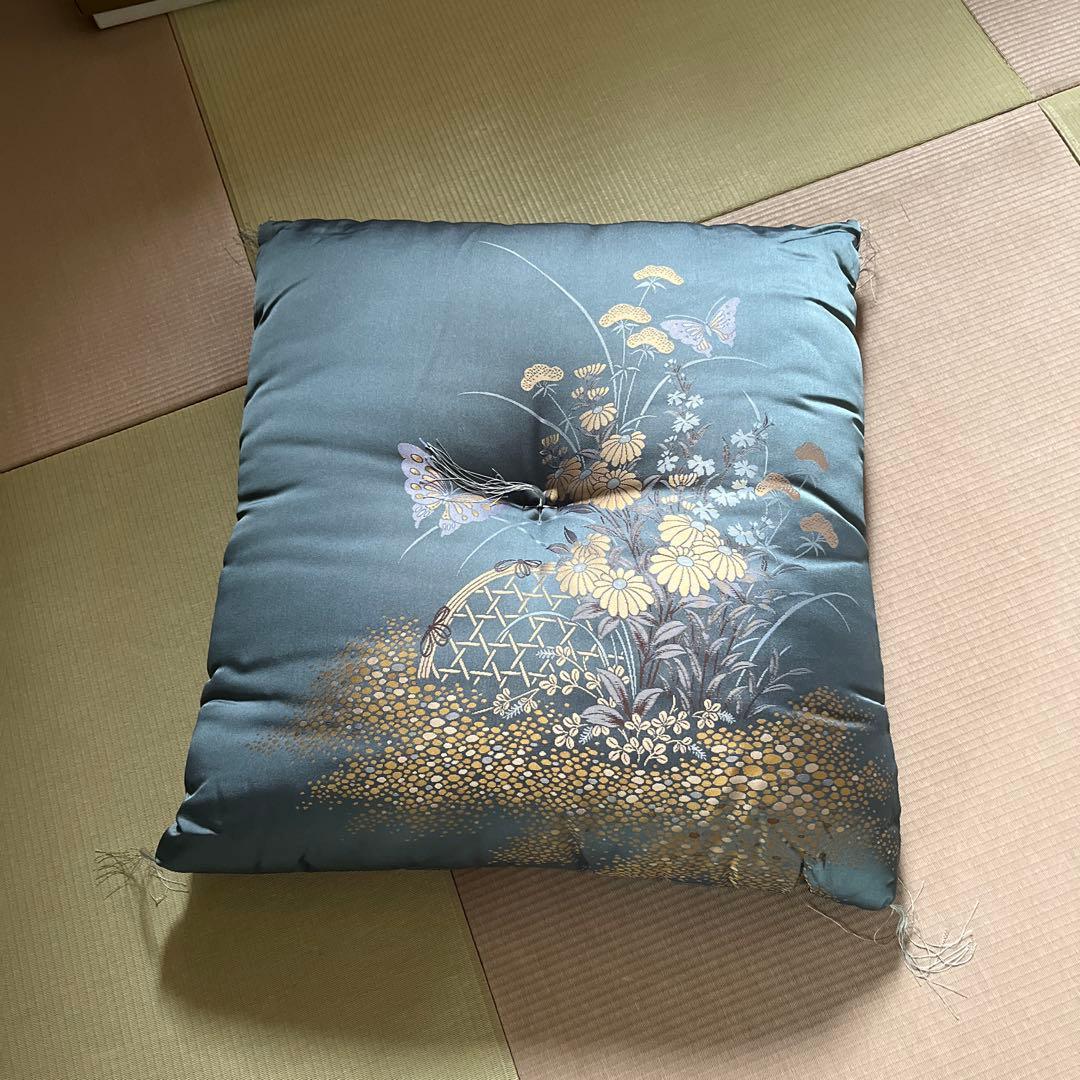 思い切った値下げしました！高級　和座布団　60センチ角５枚セット