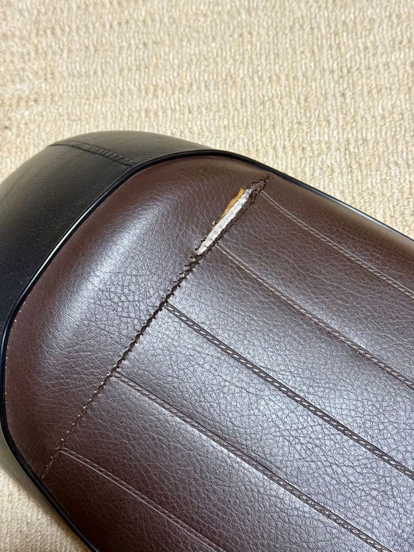 YB-1 four ua05j 純正シート 破れあり