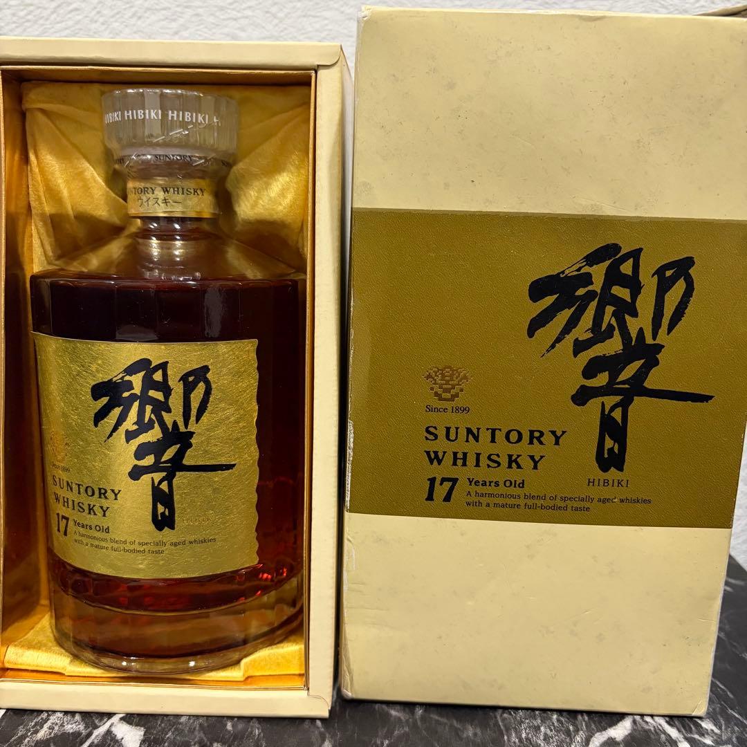 サントリー　響　17年　ゴールドラベル　750ml（箱付き）