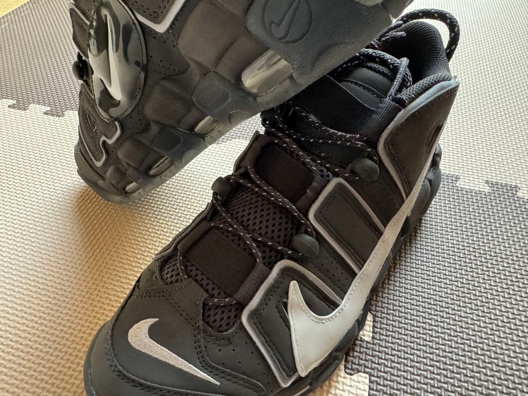 エア モア アップテンポ '96 アイアングレー/スモークグレー/アンスラサイト