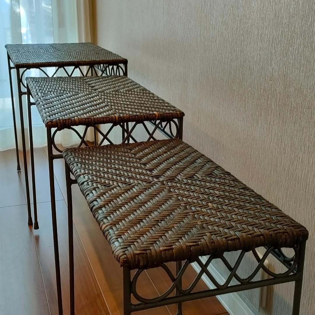 〈輸入〉ラタン　ネストテーブル　アイアンフレーム　サイドテーブル