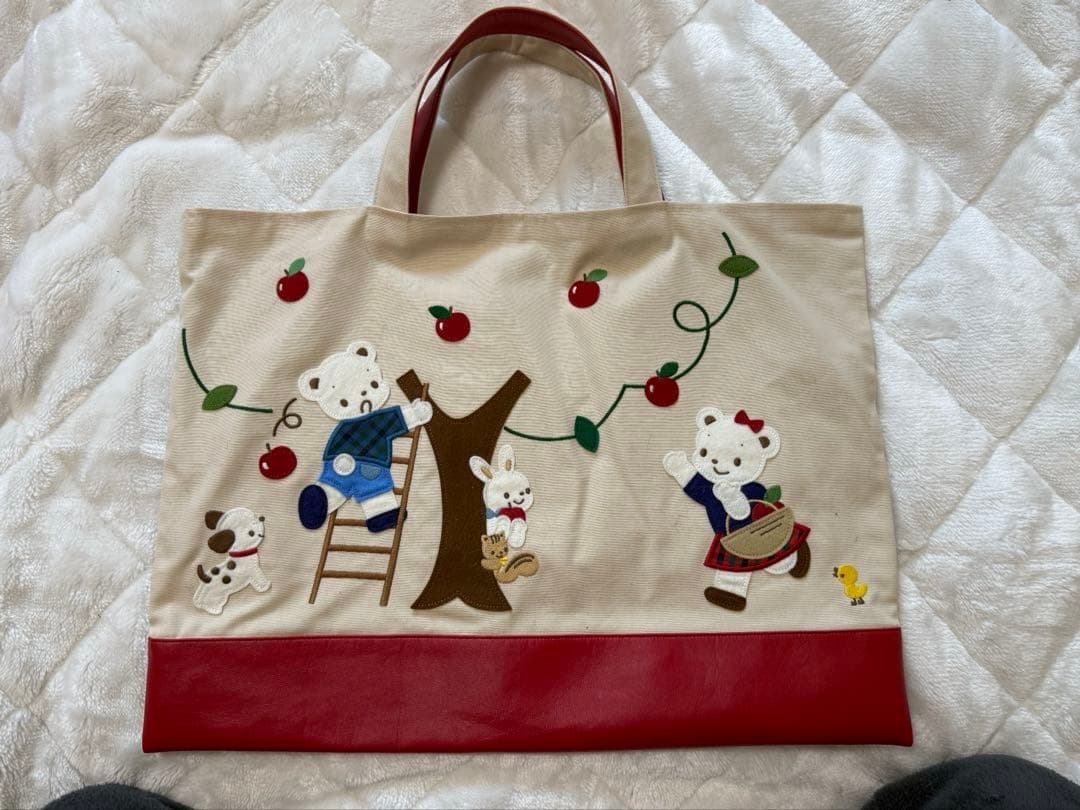 クマ刺繍トートバッグ