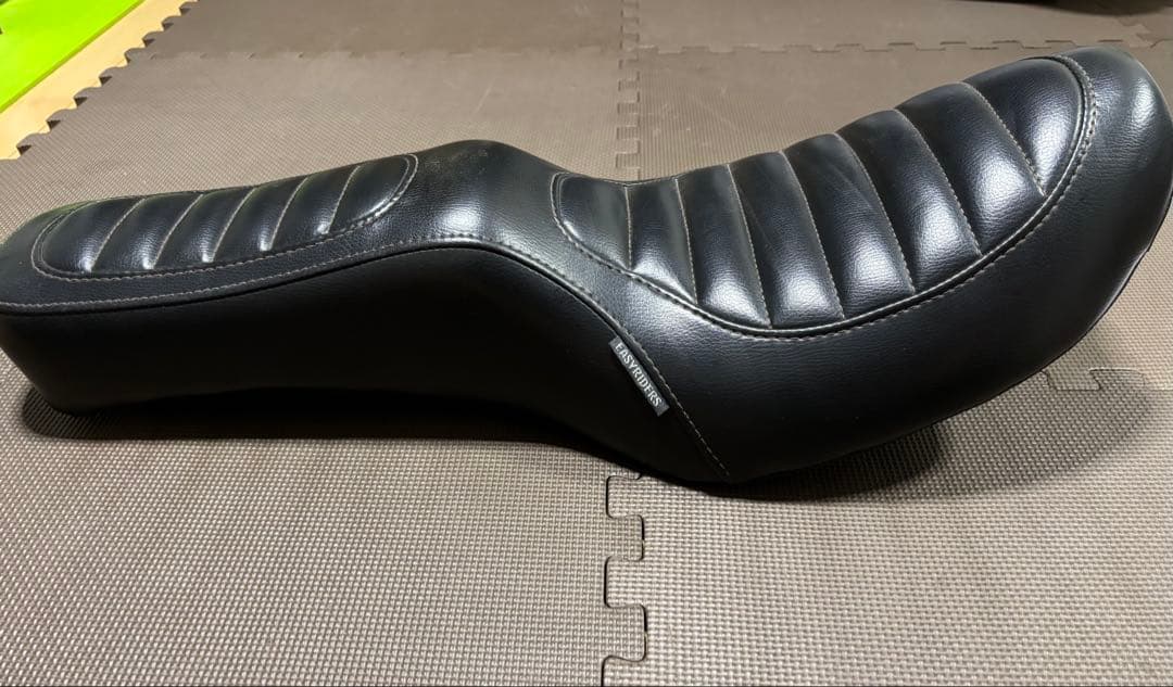 バイクシート ハーレー　ダイナ