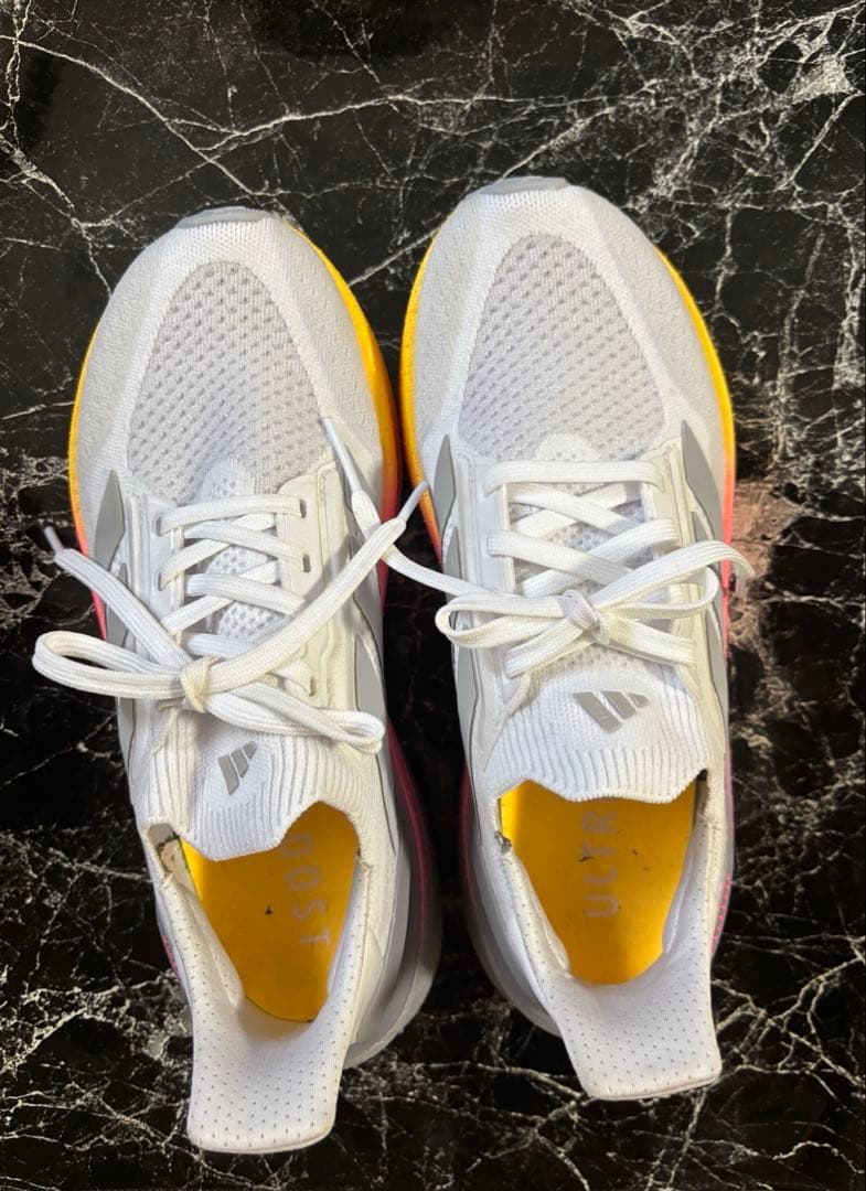 adidas アディダス シューズ ウルトラブースト レディース23.5cm