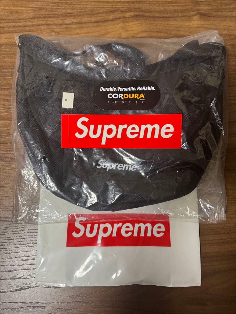 【新品未使用】 Supreme ブラック メッセンジャーバッグ