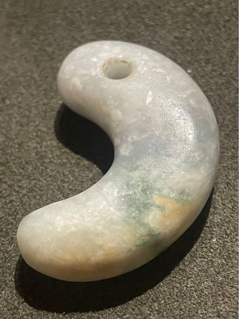 古墳時代 翡翠勾玉 出土品