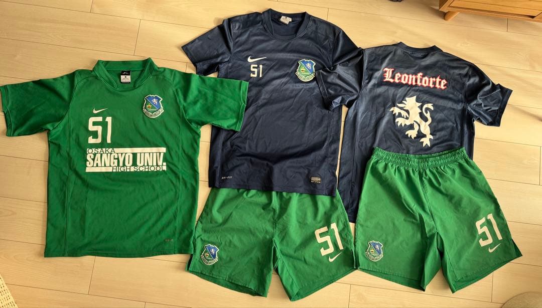 (美品)大阪産業大学附属高等学校サッカー部　ユニフォーム/練習着　5点セット