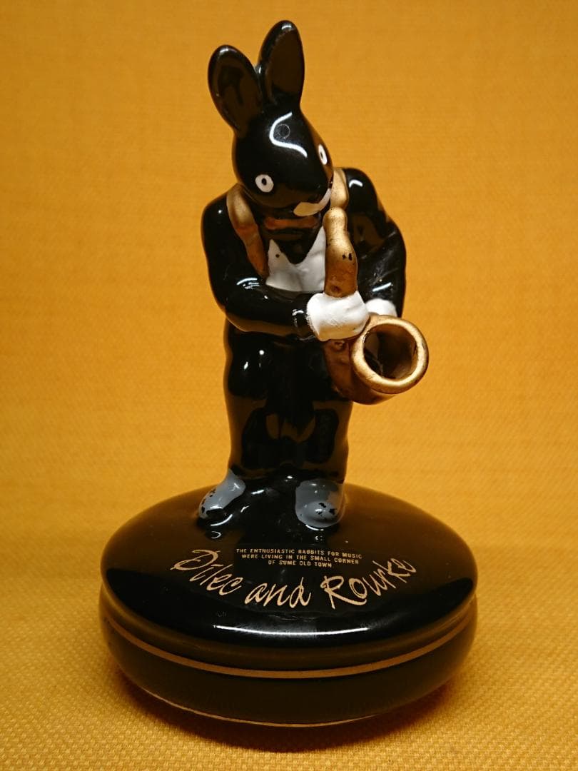 ウサギ　黒兎　オルゴール　陶器　置物　インテリア　工芸品　美術品　A2917