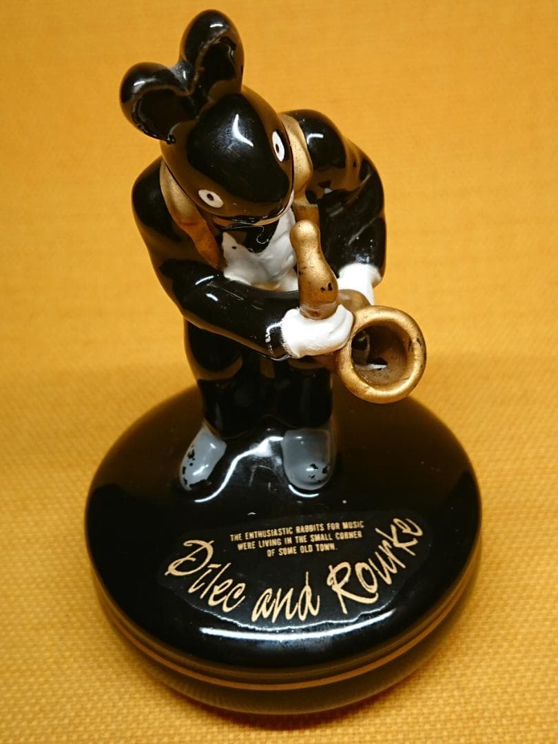 ウサギ　黒兎　オルゴール　陶器　置物　インテリア　工芸品　美術品　A2917