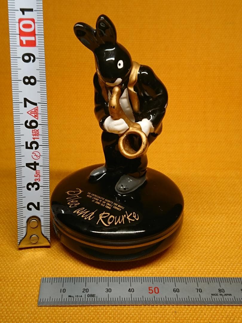 ウサギ　黒兎　オルゴール　陶器　置物　インテリア　工芸品　美術品　A2917