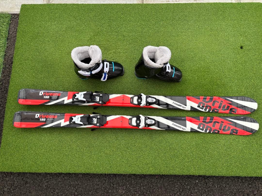 ジュニア用　スキー板（130）+ブーツのセット