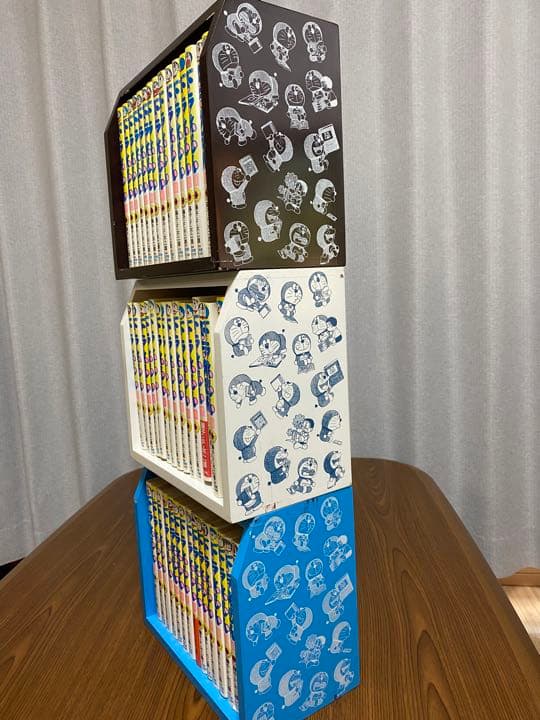 ドラえもんズベル　ブックスタンド　ドラえもん　マンガ収納　本棚　ケース