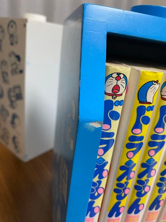 ドラえもんズベル　ブックスタンド　ドラえもん　マンガ収納　本棚　ケース