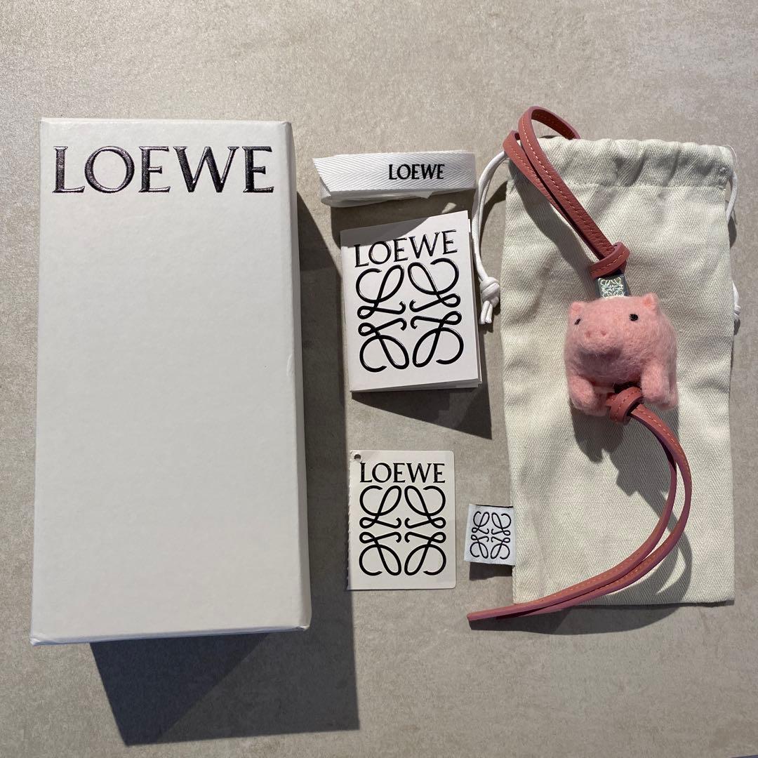 LOEWE ロエベ　チャーム　ぶたチャーム　アニマル