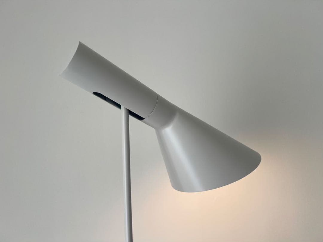 アルネ・ヤコブセン AJ フロアライト リプロダクト