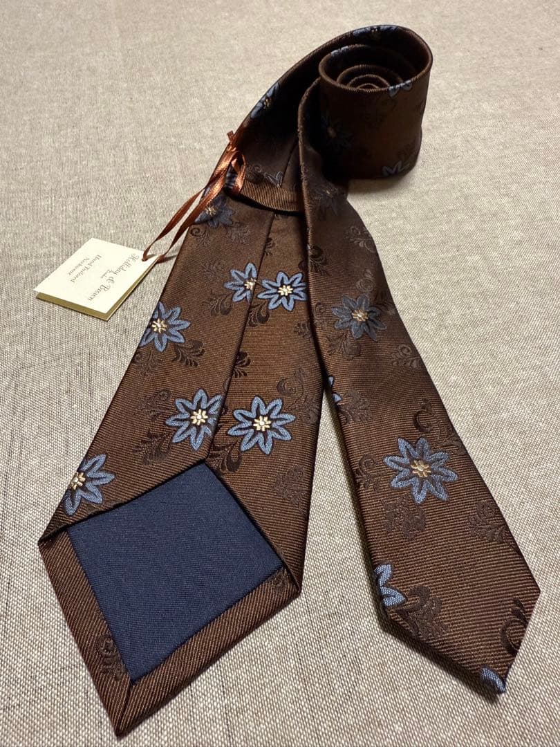 【新品】Holliday & Brown／ジャガード／花柄／フローラル／ブラウン