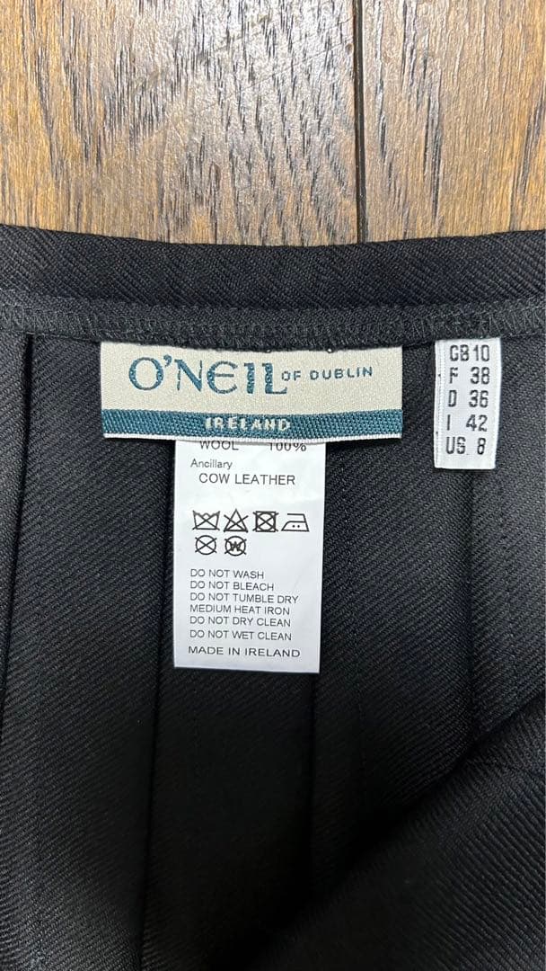 O'NEILL OF DUBLIN 牛革プリーツスカート GB10