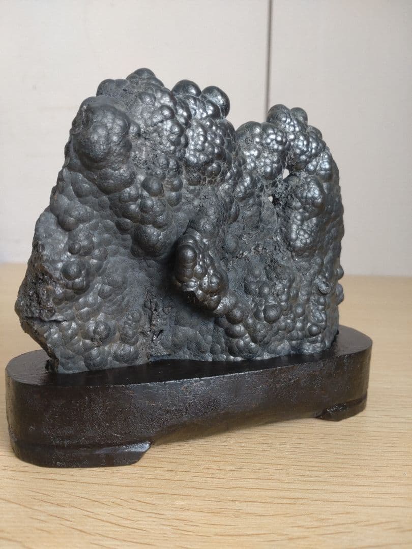 【希少　大きめ】ヘマタイト　腎臓状赤鉄鉱　瘤状結晶　原石　クラスター　瘤　杢　塊