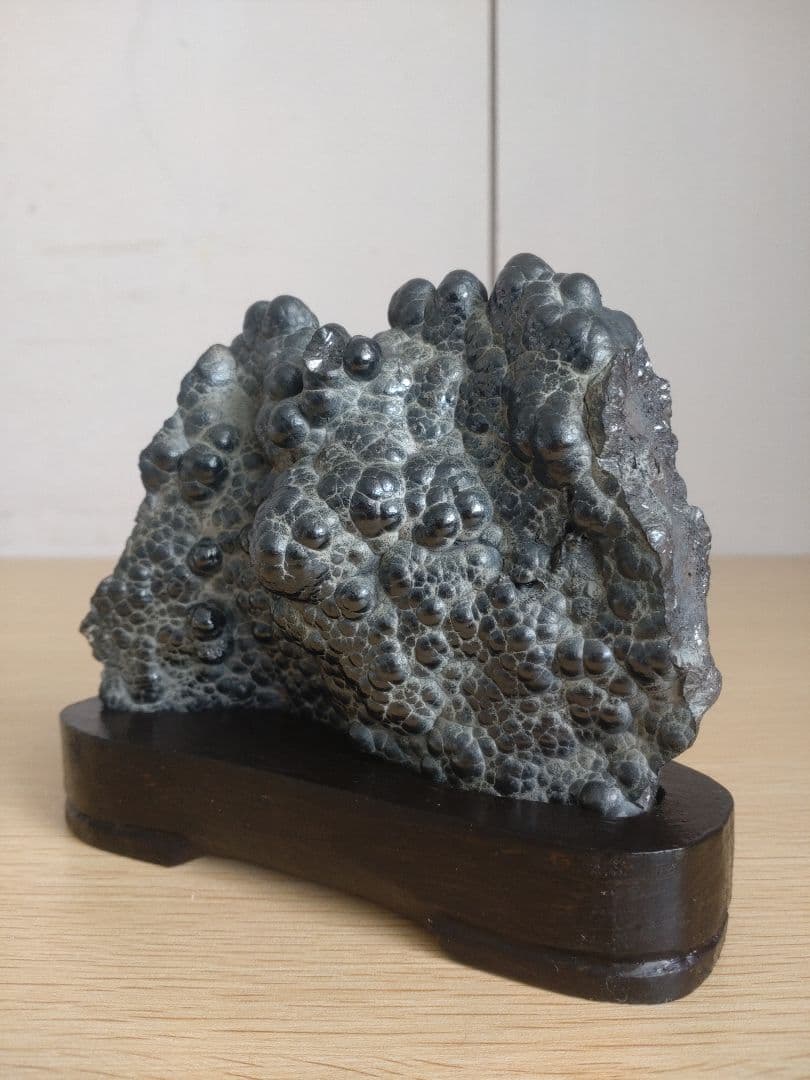 【希少　大きめ】ヘマタイト　腎臓状赤鉄鉱　瘤状結晶　原石　クラスター　瘤　杢　塊