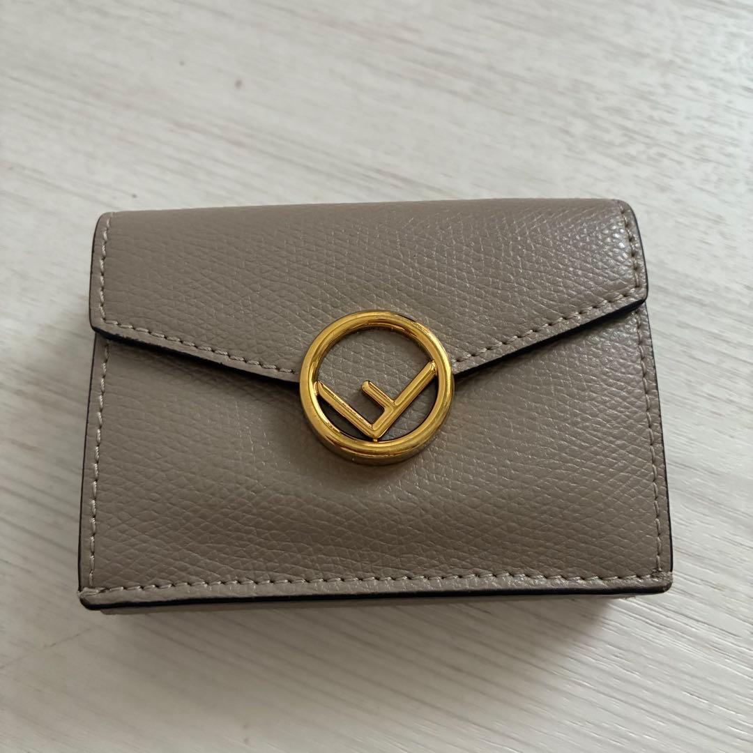 値下げしました。FENDI フェンディ 三つ折り財布
