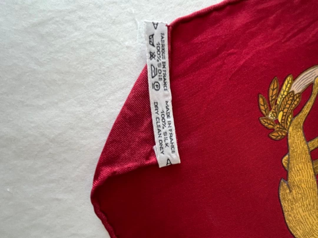 HERMES シルクスカーフ 赤 動物柄