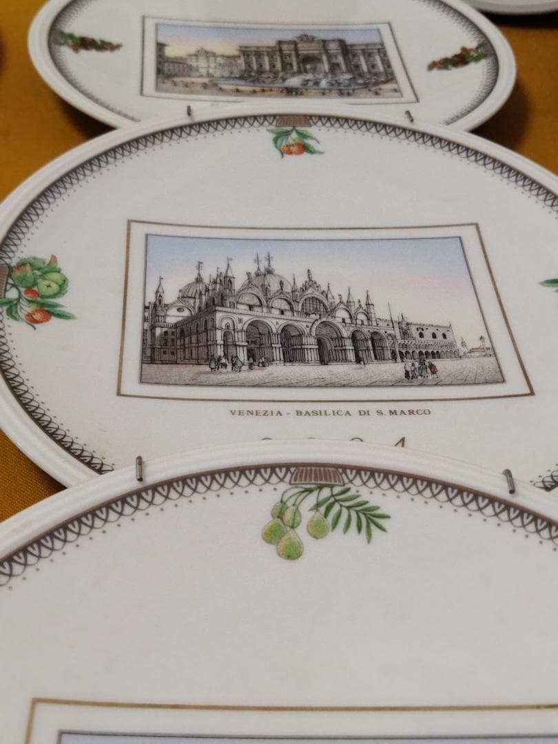 リチャード・ジノリ　イヤープレート　11枚　2000年代　絵皿ハンガー付　未使用