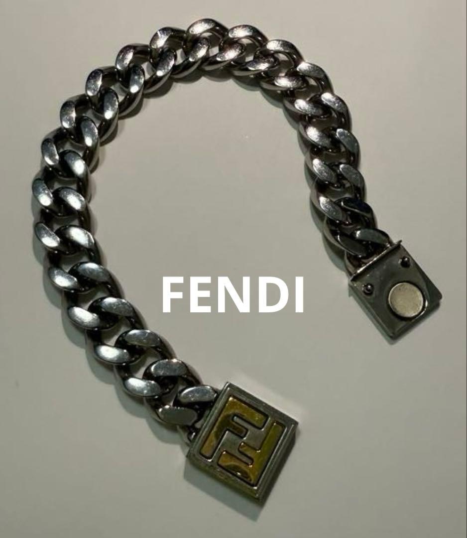 Fendi シルバーチェーンブレスレット