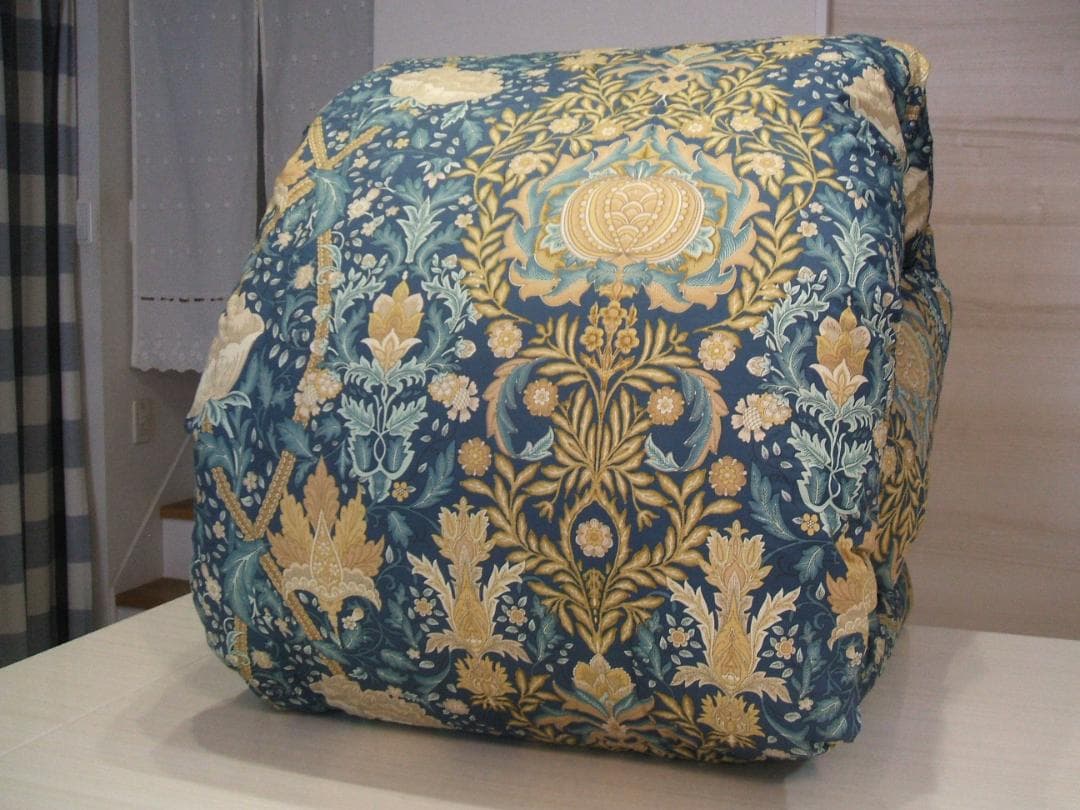 新品【六つ星】ブラック ＊１００双フランス産９５％＊増量１，２キロ＊羽毛布団ＳＢ