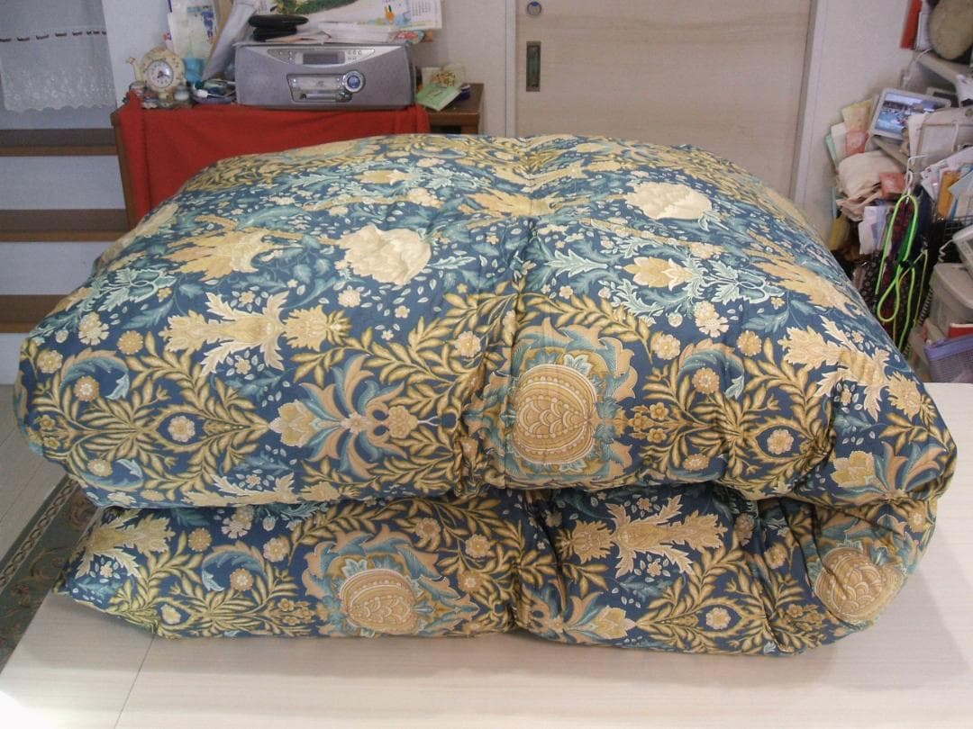 新品【六つ星】ブラック ＊１００双フランス産９５％＊増量１，２キロ＊羽毛布団ＳＢ