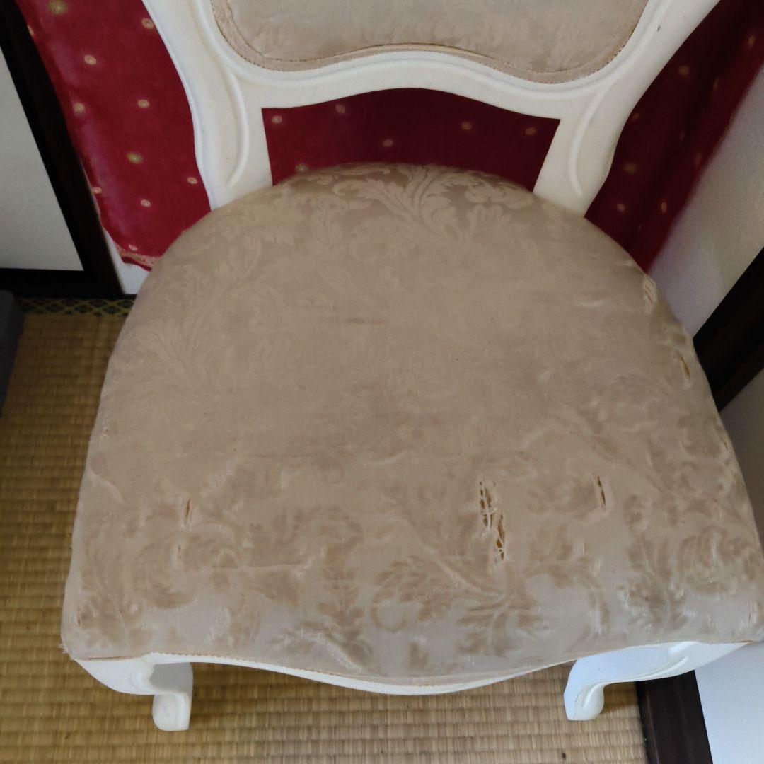 ロココ調　ホワイト クラシックチェア 使用感あり　ホワイト植木鉢金のなる木