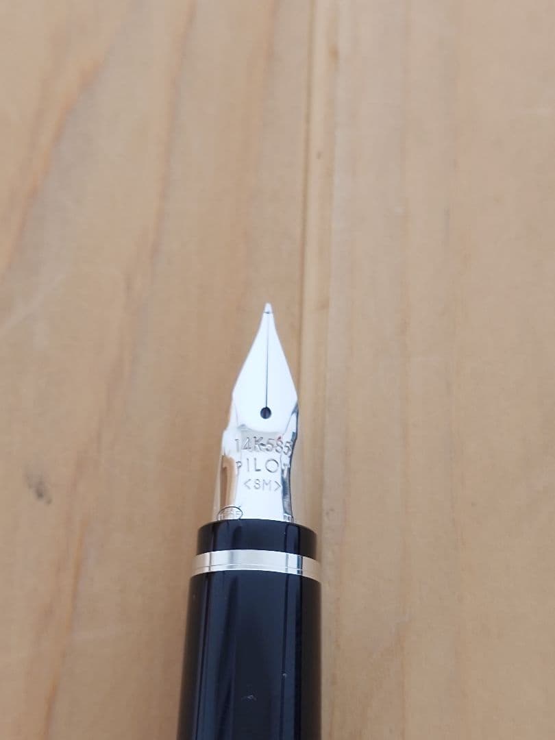 PILOT パイロット 万年筆 エラボー ブラック 軟中字 (金属軸)