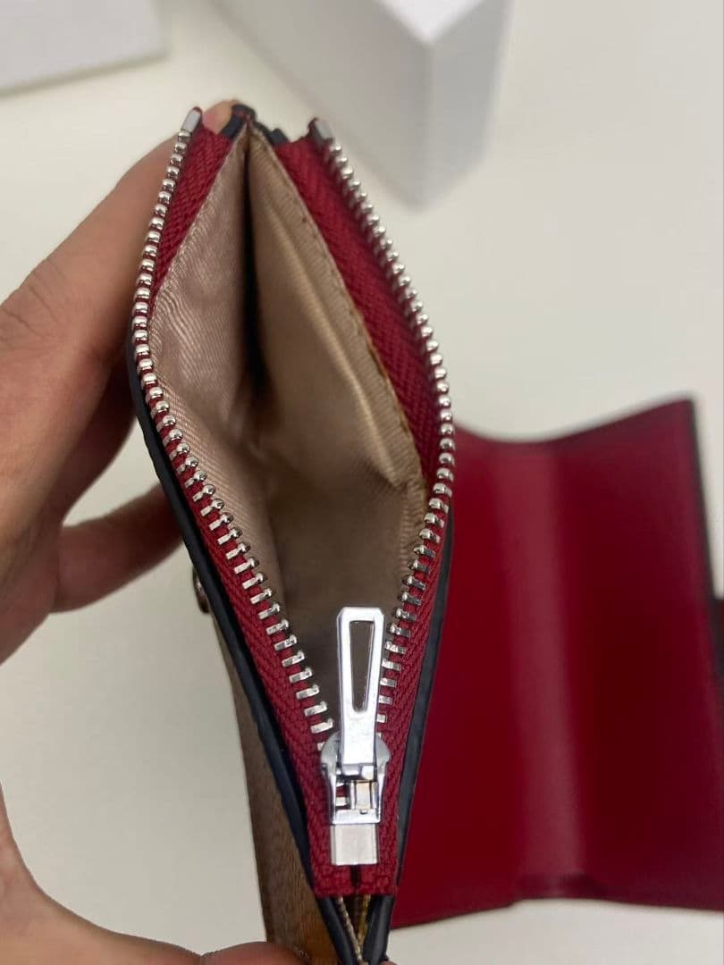 LOEWEブラウンレザ一ミつ折り財布