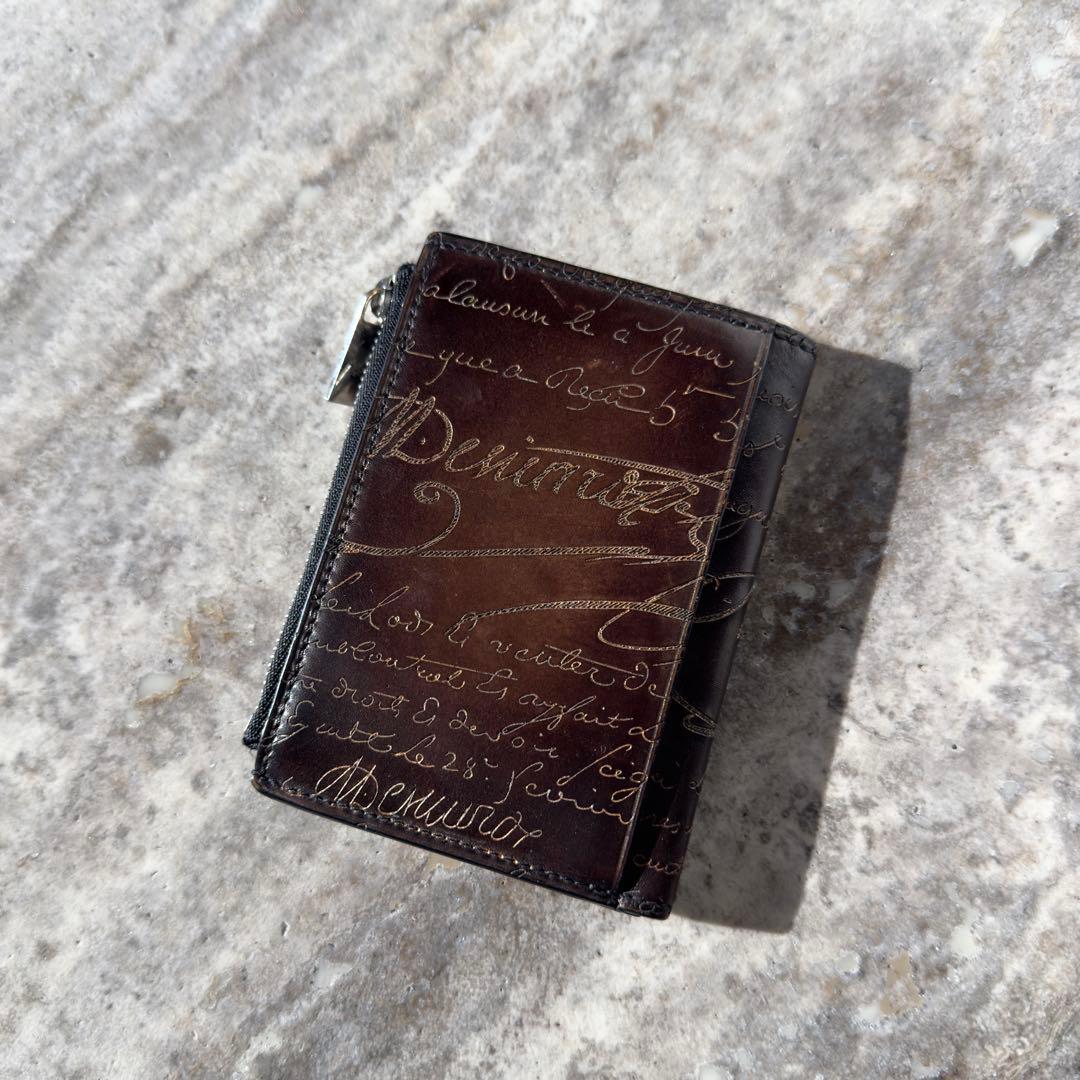 限定 定価13.6万円 ベルルッティ ペリプル スクリットレザーミニ財布