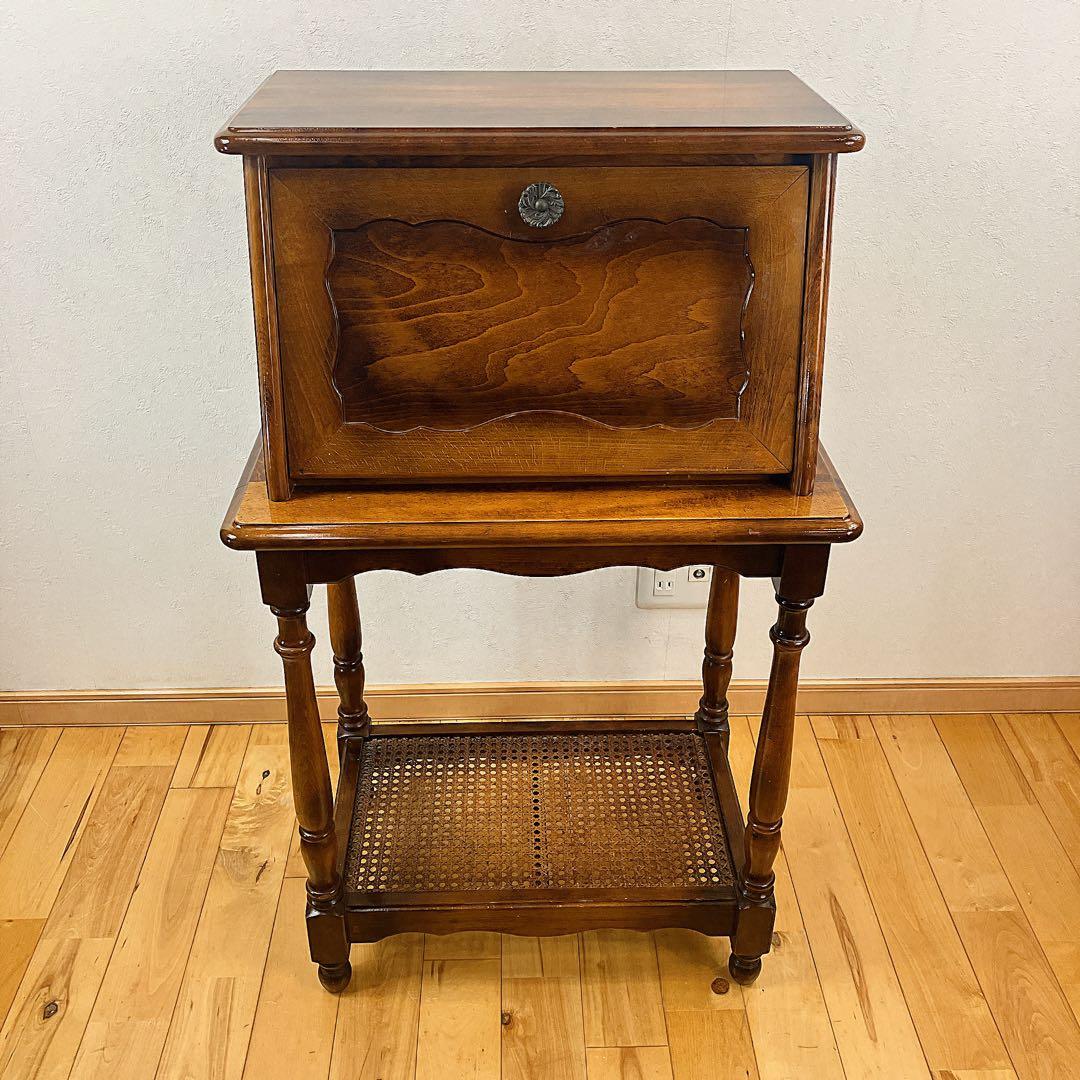 Sale. 80’s オールドカリモク　コロニアル ライティングデスク