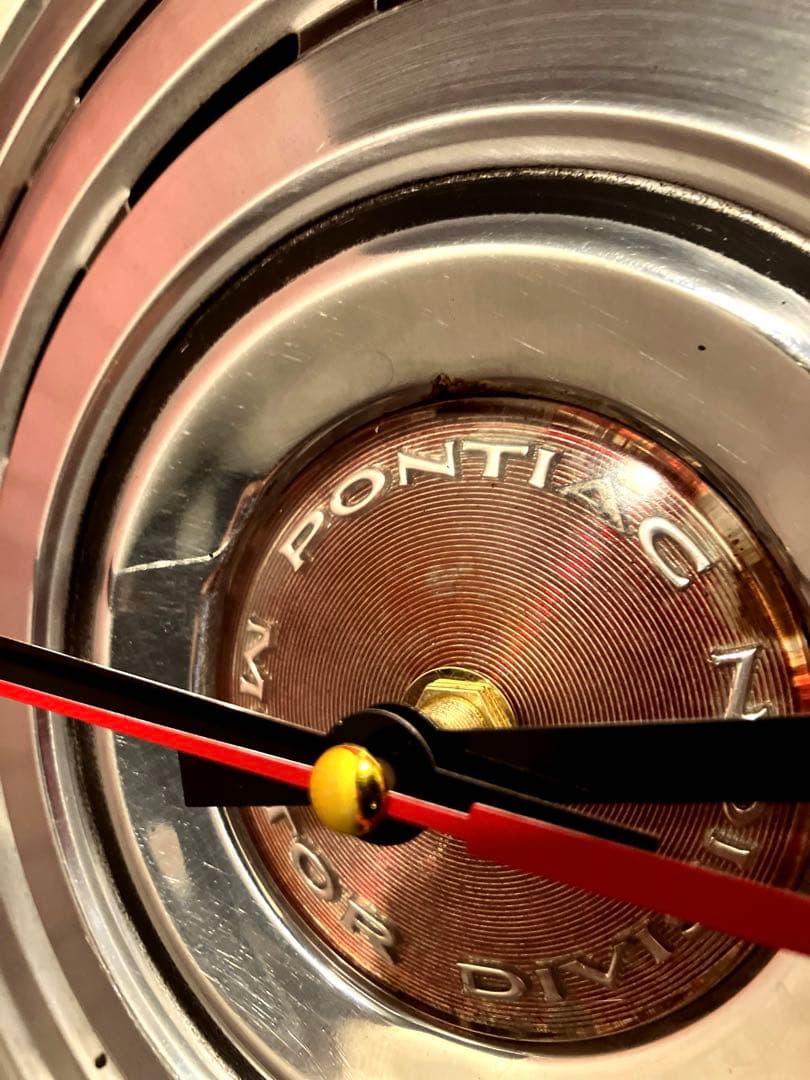 アメ車、ポンティアックホイールキャップ壁掛け時計