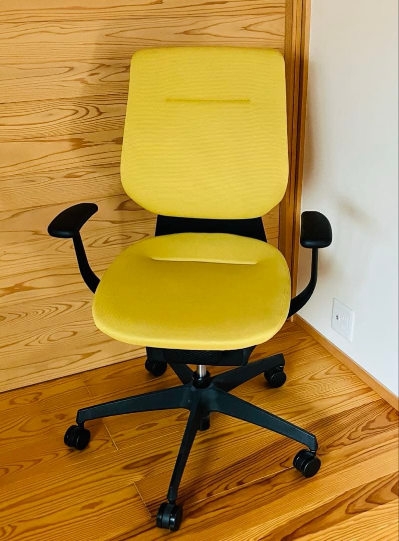 ★ KOKUYO イングチェア T型肘デスクチェア イエロー