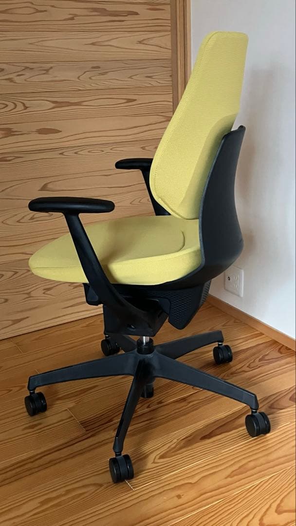 ★ KOKUYO イングチェア T型肘デスクチェア イエロー