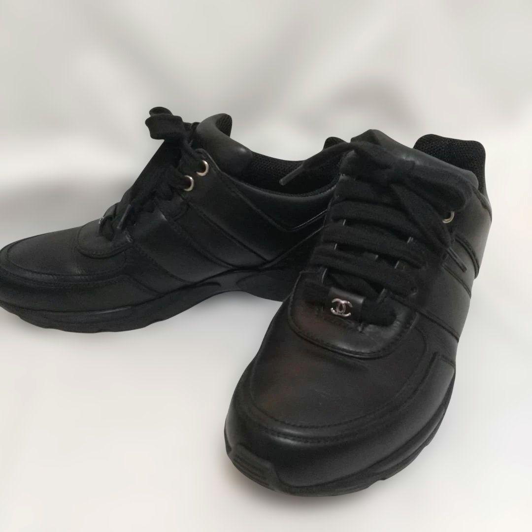 美品 CHANEL ブラック レザースニーカー 37 (24cm)