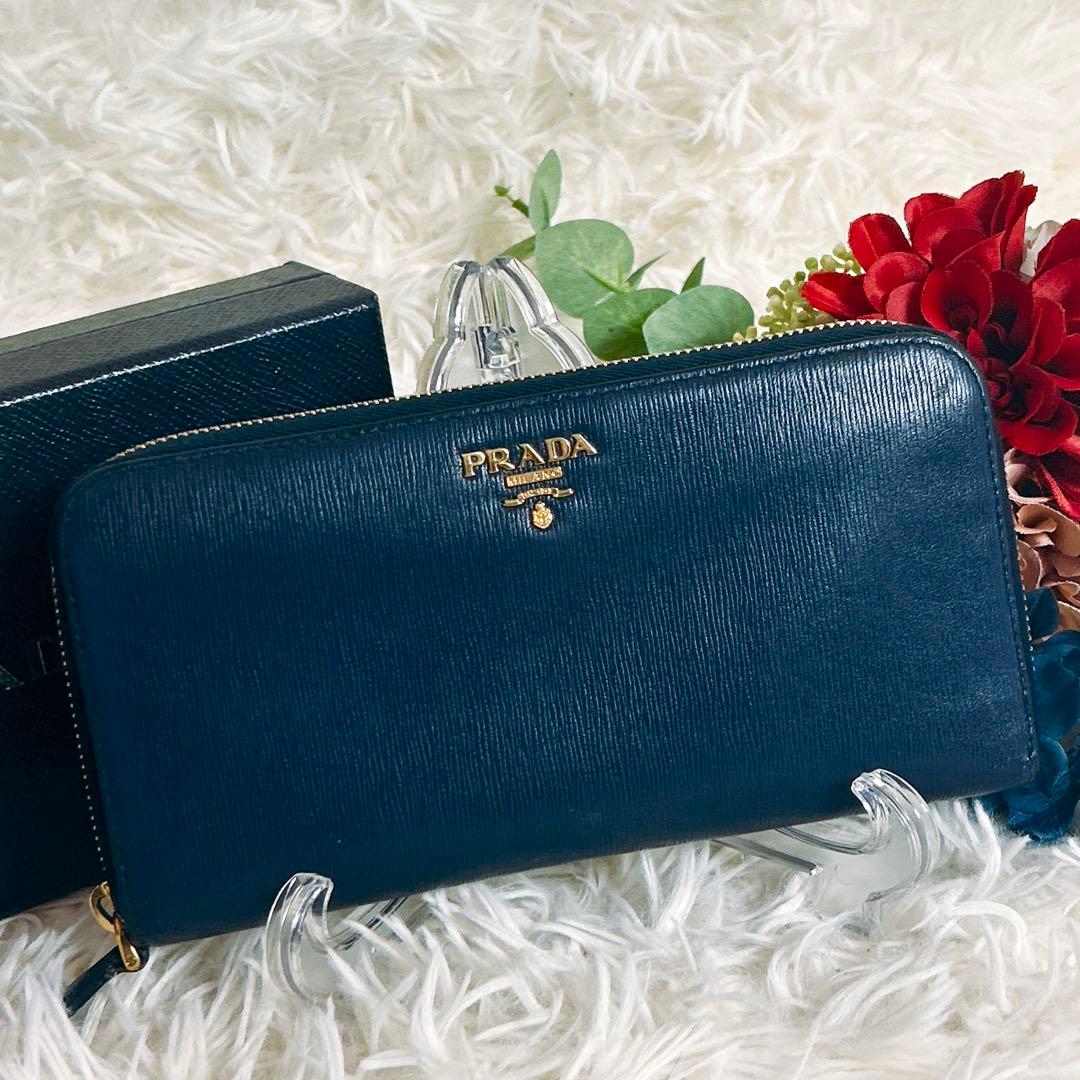 美品 プラダ 長財布 ラウンドジップ ヴィッテロムーブ ネイビー レザー