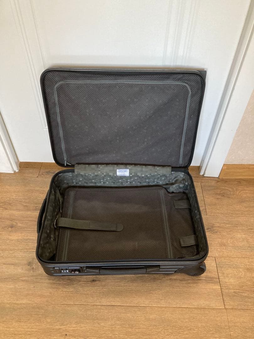 リモワサルサ2輪 デジタル迷彩仕様 最新TSA搭載★艶消黒35ℓ機内持込可能