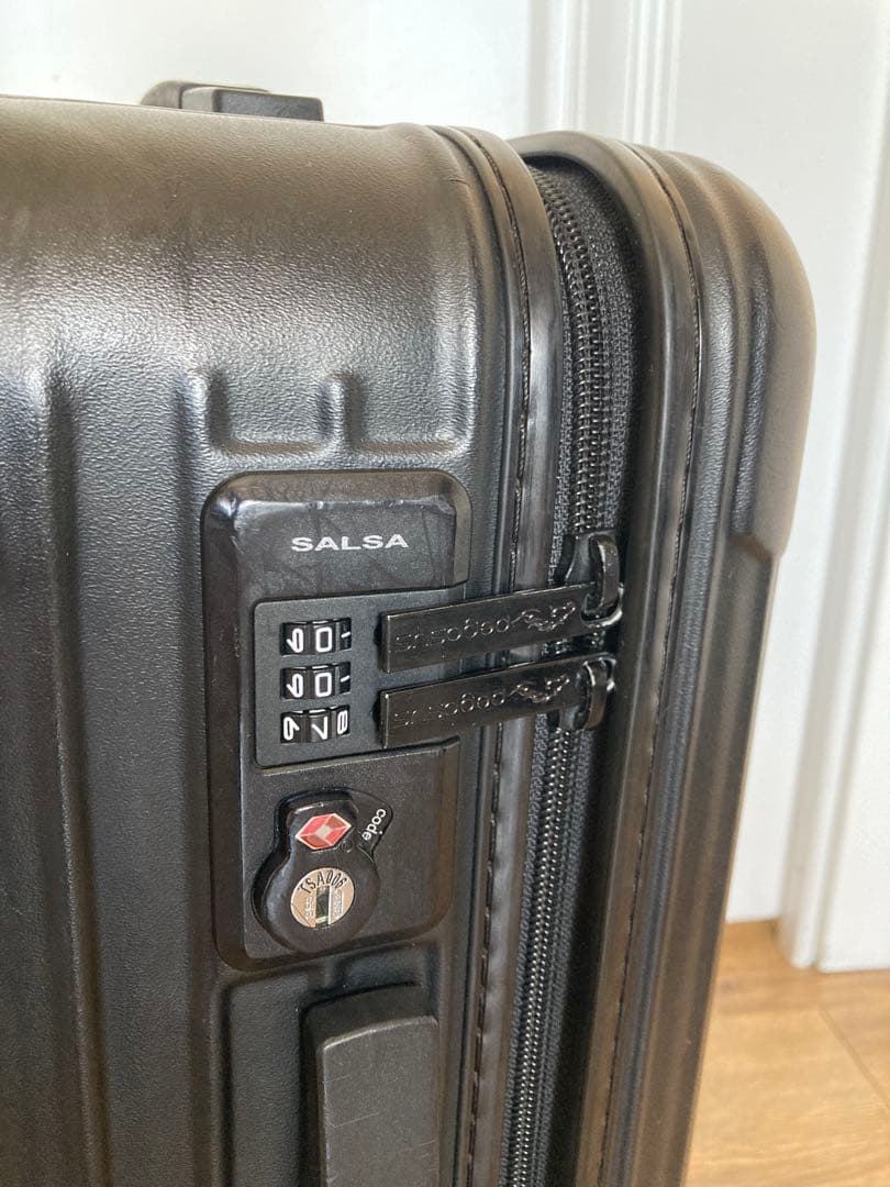 リモワサルサ2輪 デジタル迷彩仕様 最新TSA搭載★艶消黒35ℓ機内持込可能