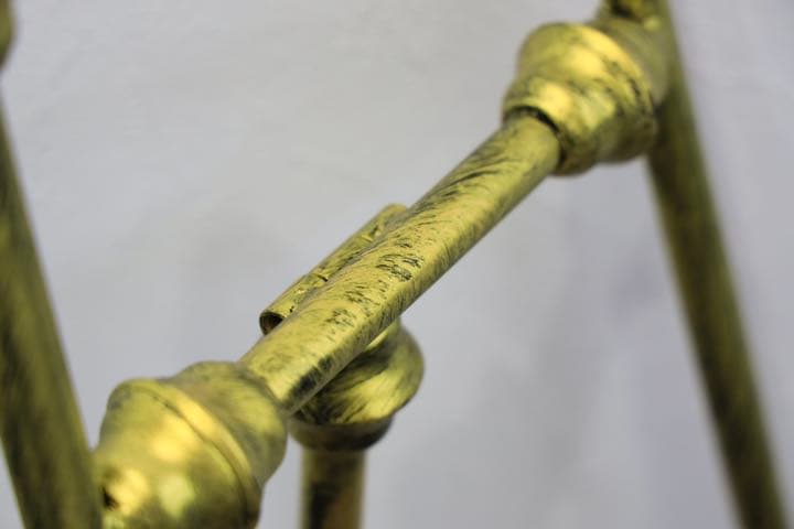 メタルイーゼル　ディスプレイスタンド