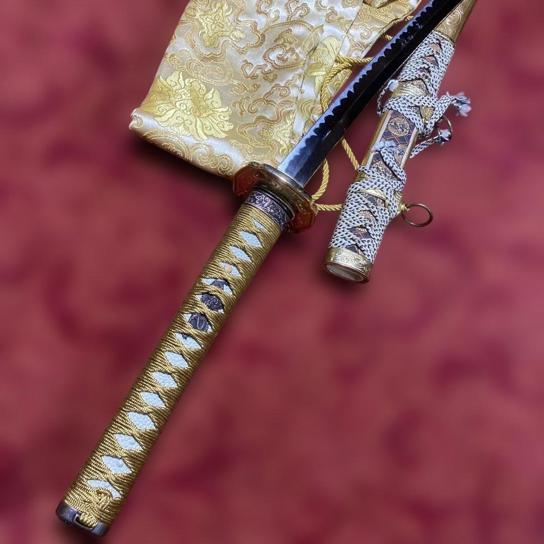 模造刀(刀袋付) 太刀造り 金具装飾 金茶柄 太刀型金鍔