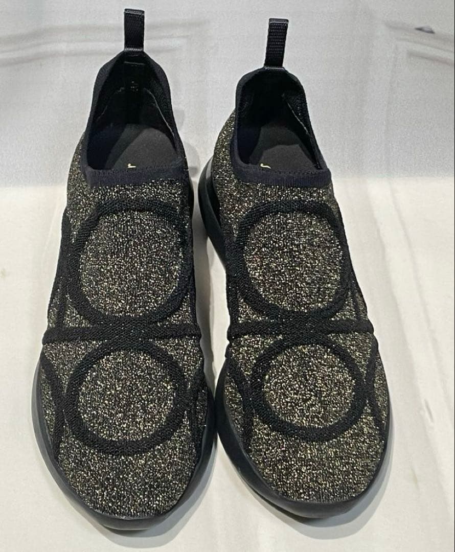 【美品】フェラガモ スニーカー23.5cmブラックxゴールド ヒール4cm