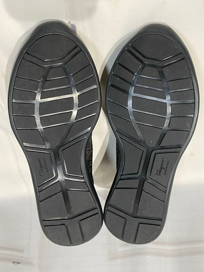 【美品】フェラガモ スニーカー23.5cmブラックxゴールド ヒール4cm