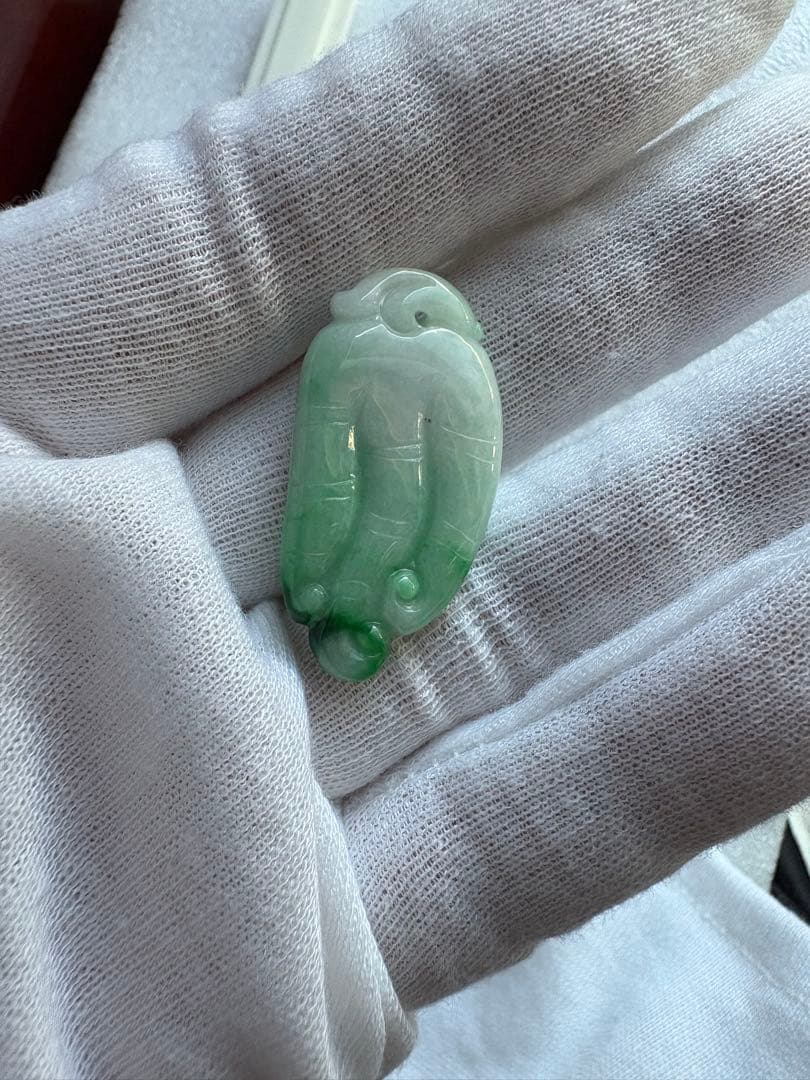 天然翡翠保証　鑑別付き