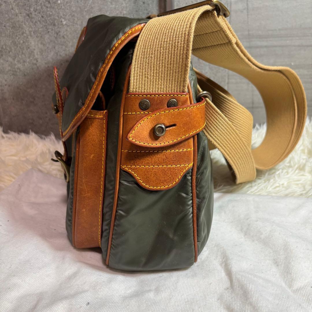 大人気✨　ハンティングワールド バチューサーパス カーキ系 メッセンジャーバッグ